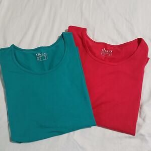 NWOT set of TWO D & CO. ESSENTIALS Medium high-quality short-sleeved t-shirts